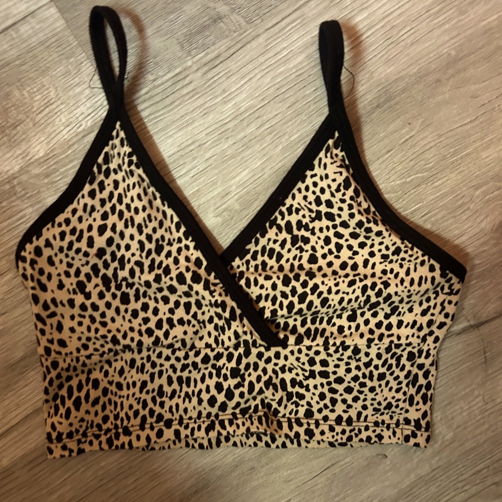 Brandy Melville Amara top